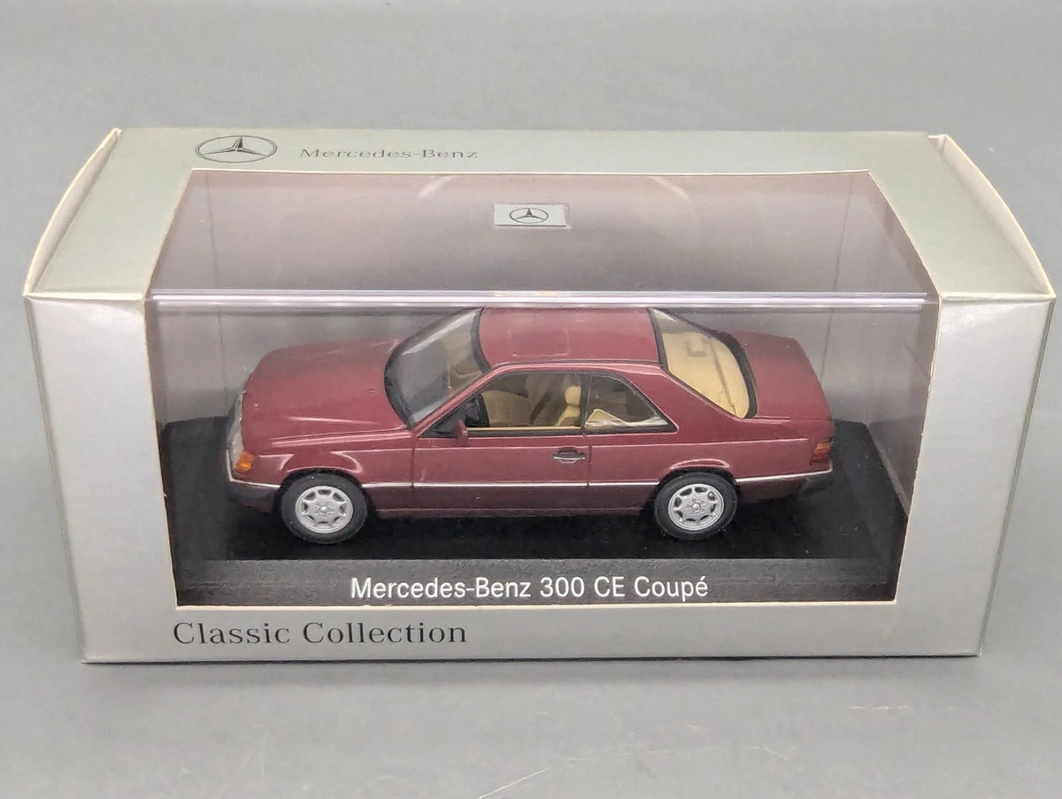 Modellautos 1:43 Minichamps Mercedes Benz 300 CE Coupe Almandin-Rot Dealer OVP