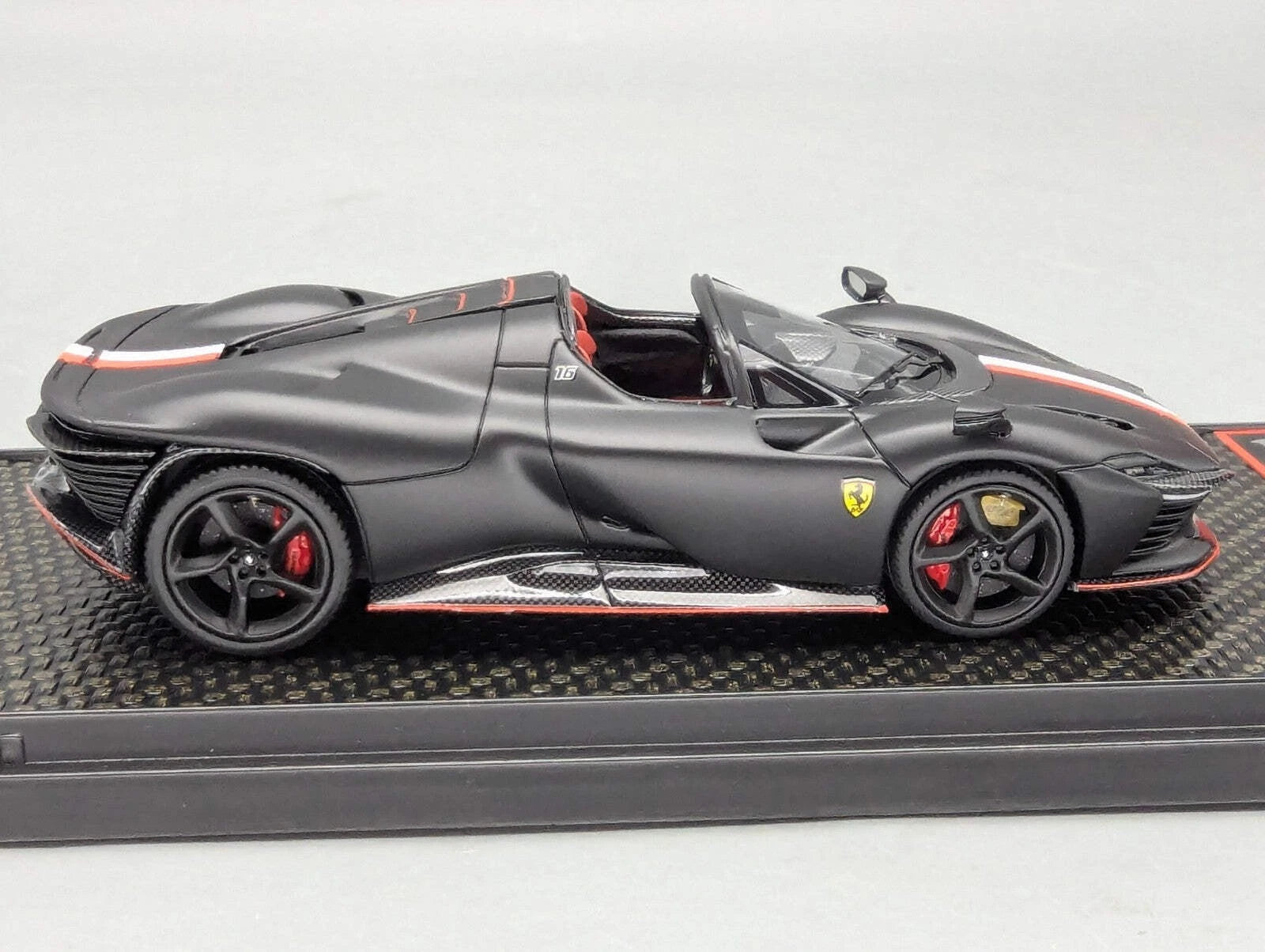 Modellautos 1:43 BBR Concept43 Ferrari SP3 Daytona Spider 013/146 Leclerc OVP