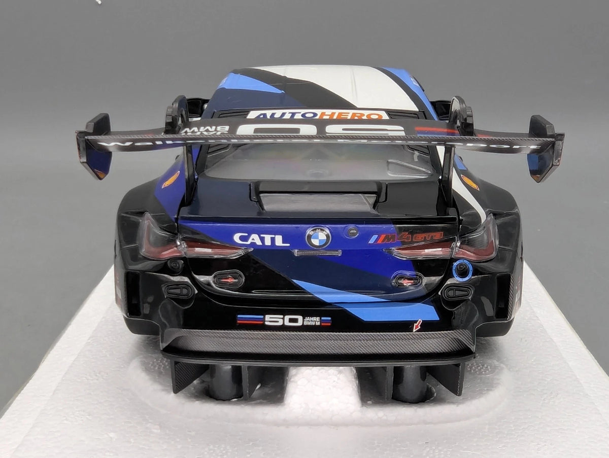 Modellautos 1:18 Minichamps BMW M4 GT3 DTM 2022 Team Walkenhorst #10 E. Muth OVP