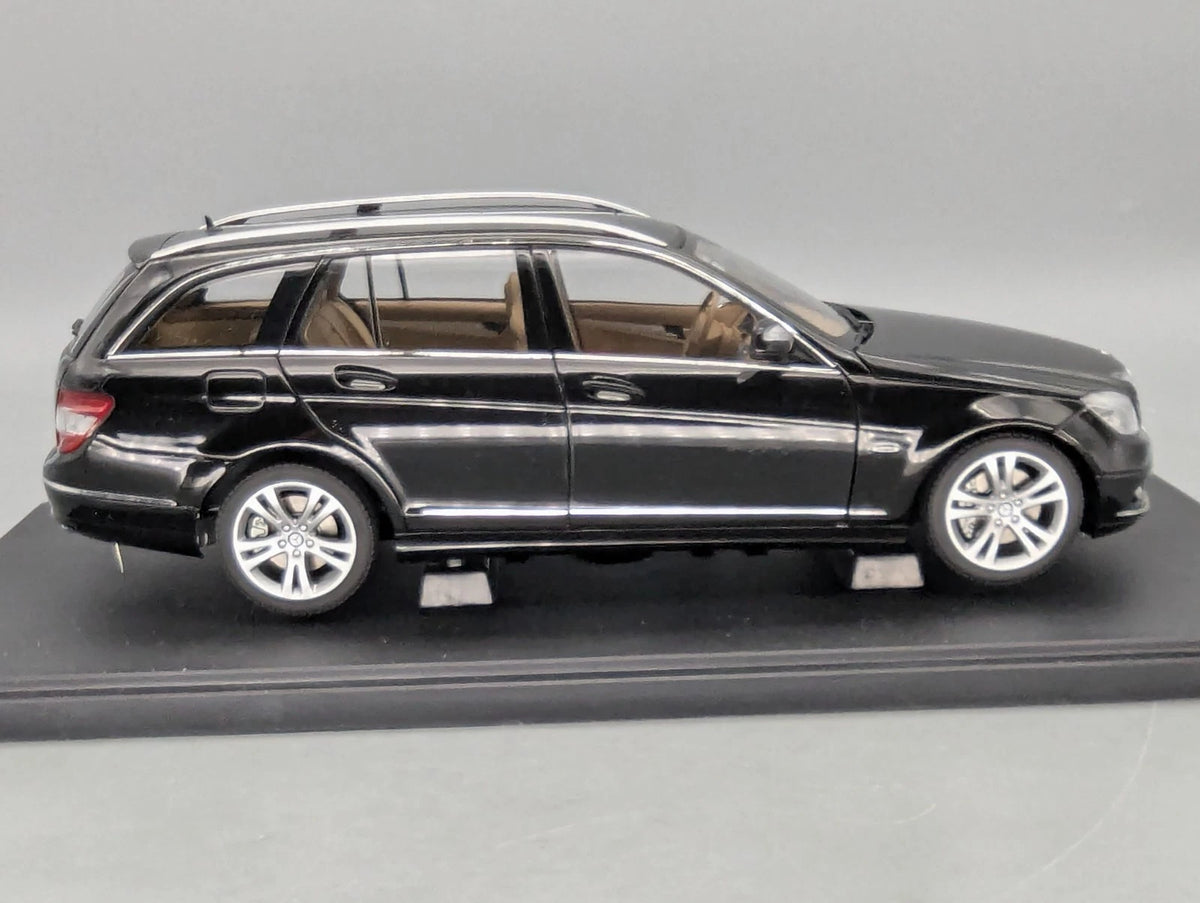 Modellautos 1:18 AUTOart 76267 Mercedes Benz C-Klasse T-Modell Avantgarde OVP