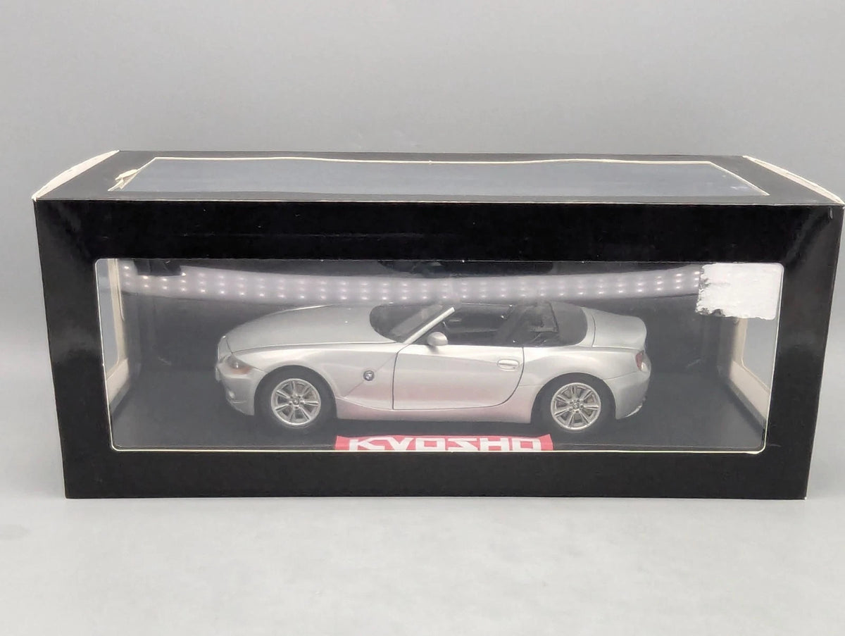 Modellautos 1:18 Kyosho BMW Z4 Cabriolet Silber