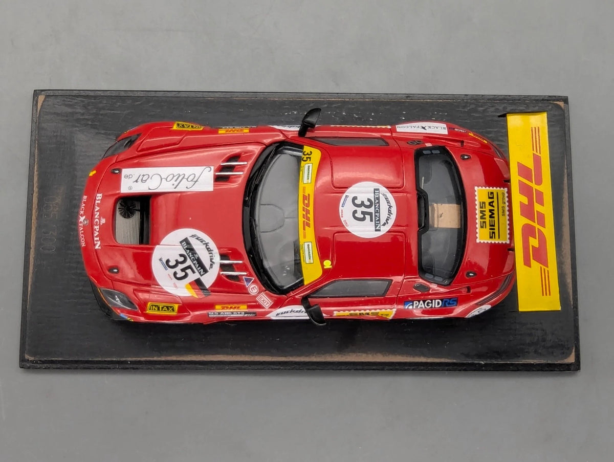 Modellautos 1:43 Spark Mercedes SLS AMG GT3 24h Spa 2011 "Rote Sau" #35 Vitrine