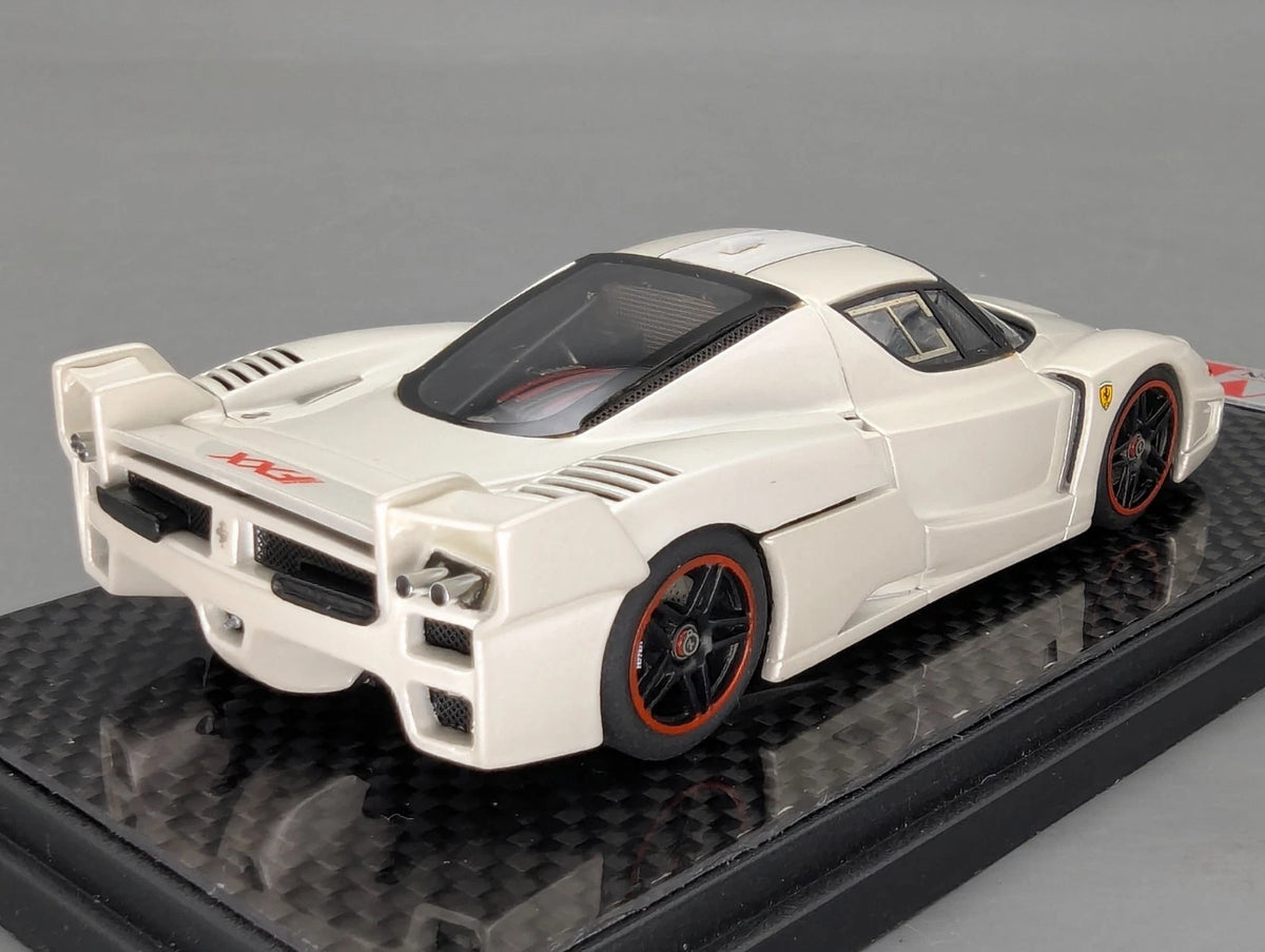 Modellautos 1:43 MR Ferrari FXX mit Open Engine Funktion mit OVP