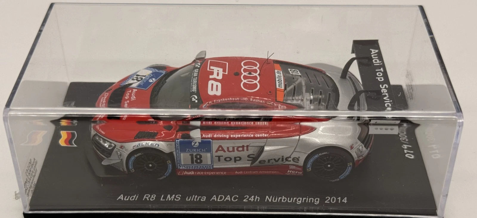 Modellautos 1:43 Spark Audi R8 LMS ultra 24h Nürburgring 2014 #18 in Vitrine