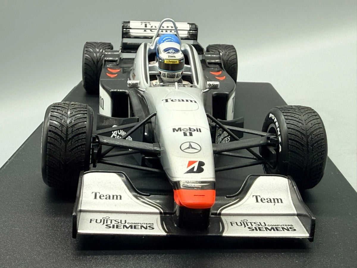 Modellautos 1:18 Minichamps McLaren Mercedes MP-498T Lapland 2000 + OVP