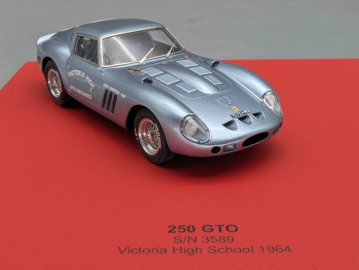 Modellautos 1:43 BBR  Ferrari 250 GTO S/N 3589 Set 2-tlg. 2/5 OVP