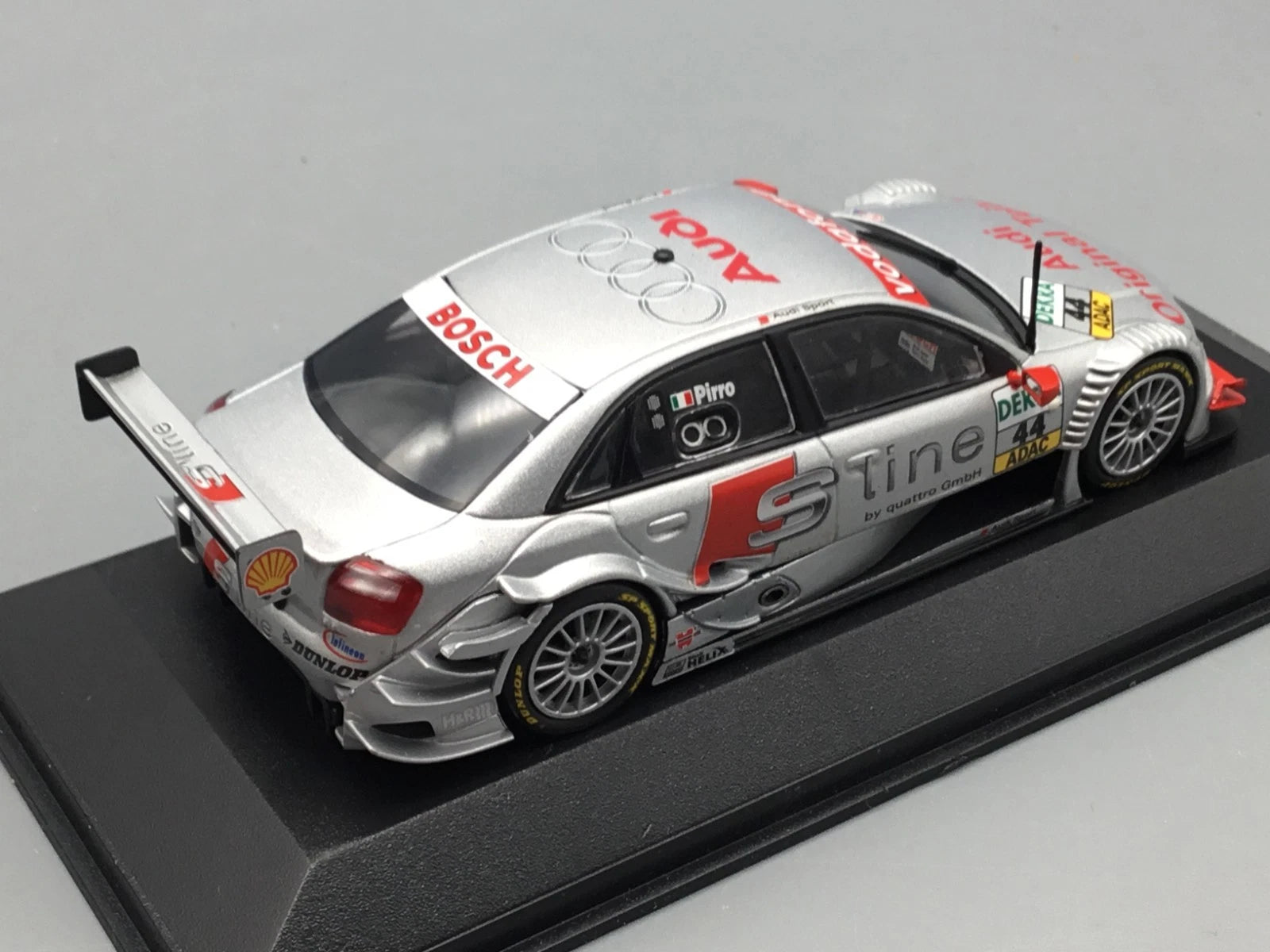 Modellautos 1:43 Minichamps Audi A4 DTM 2004 E. Pirro #44 in OVP