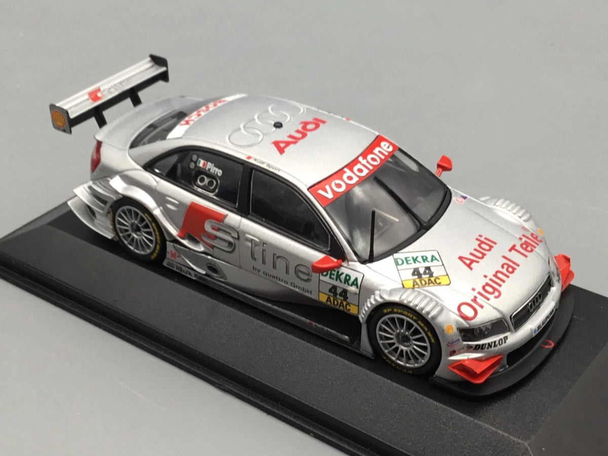 Modellautos 1:43 Minichamps Audi A4 DTM 2004 E. Pirro #44 in OVP