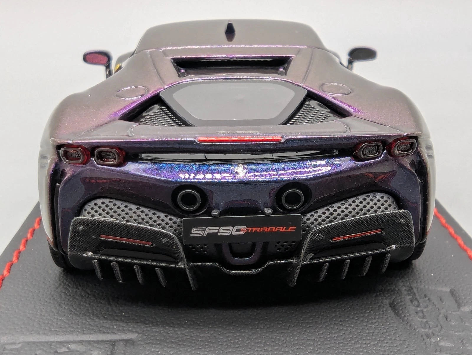 Modellautos 1:43 BBR Executive Ferrari SF90 Stradale Chameleon 22/30 OVP