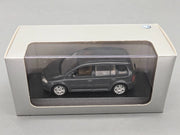 Modellautos 1:43 Minichamps Volkswagen VW Touran 1T 2003 Platingrau Dealer OVP