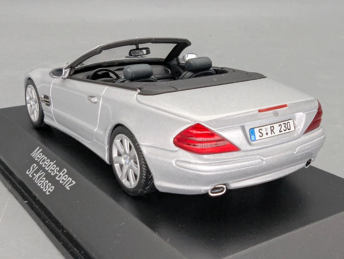 Modellautos 1:43 Minichamps Mercedes Benz SL Klasse Silber Metallic Dealer OVP