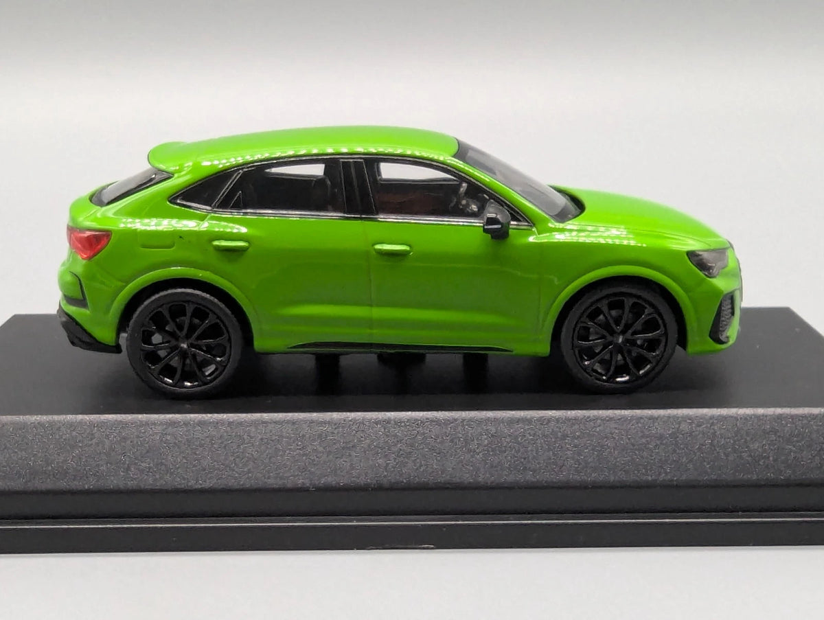 Modellautos 1:43 Minichamps Audi RS Q3 Sportback Kyalami-Grün mit Dealer OVP