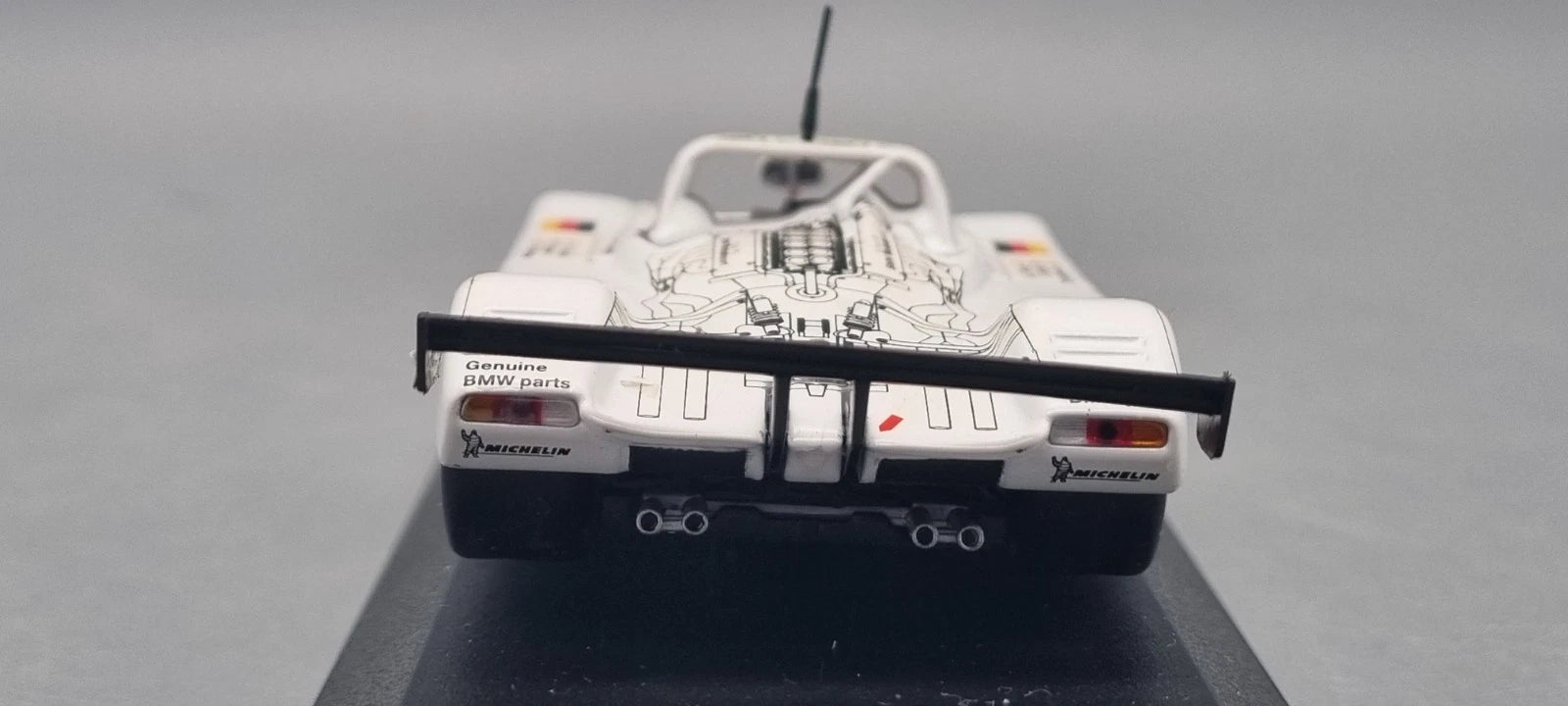 Modellautos 1:43 Minichamps BMW V12 Le Mans #1 Stuck/Soper/Kristensen OVP