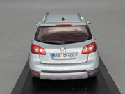 Modellautos 1:43 Minichamps Volkswagen VW Cross Golf Iceblue Metallic Dealer OVP