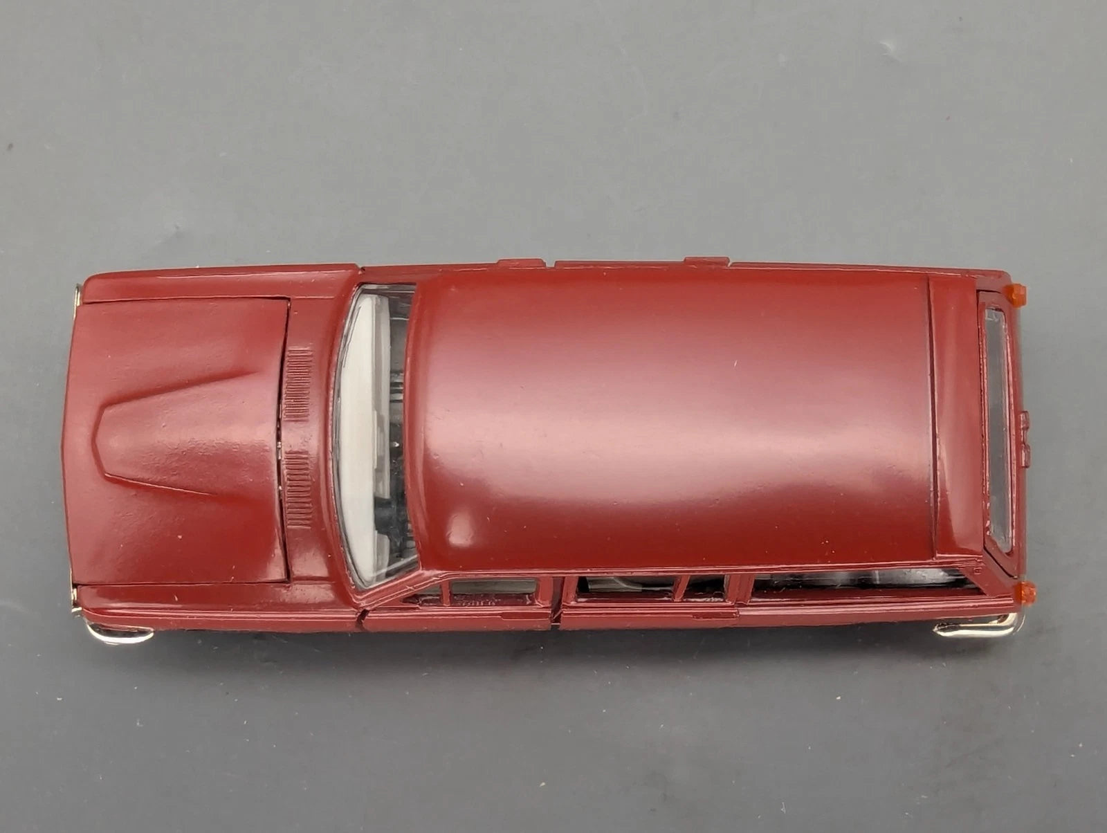 Modellautos 1:43 Agat / Tantal / Saratov GAZ-24-02 Wolga Kombi-Version mit OVP