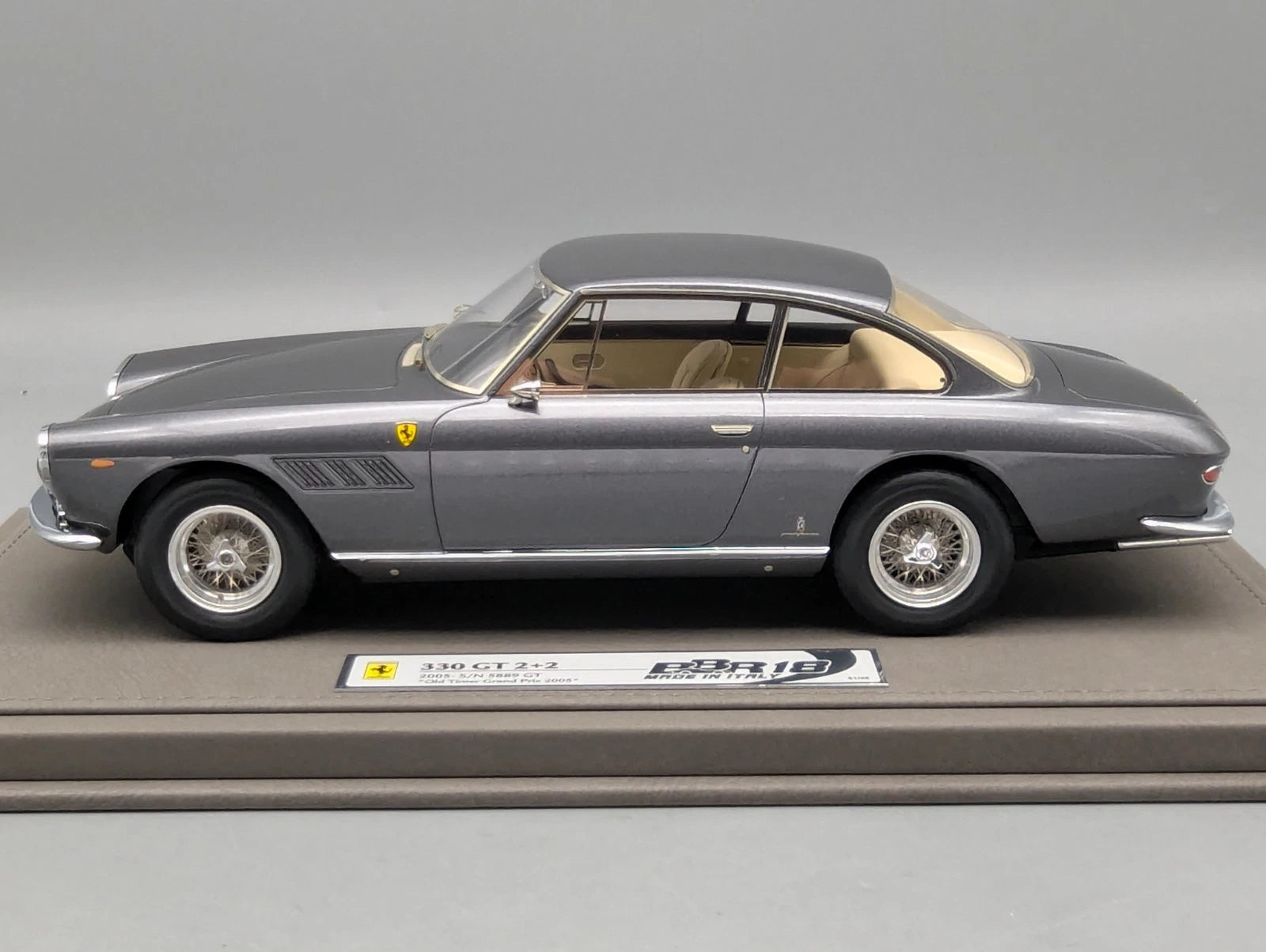 Modellautos 1:18 BBR Ferrari 330 GT 2+2 Limitiert 1/48 Lederplatte Vitrine OVP