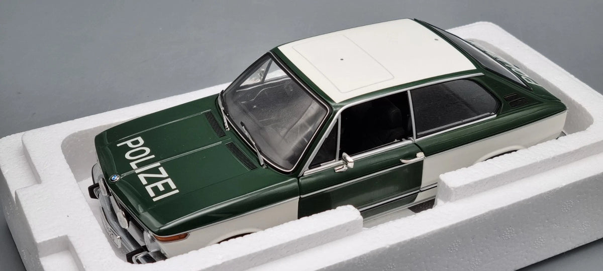 Modellautos 1:18 Minichamps 100 021090 BMW 1802 touring Polizei München OVP