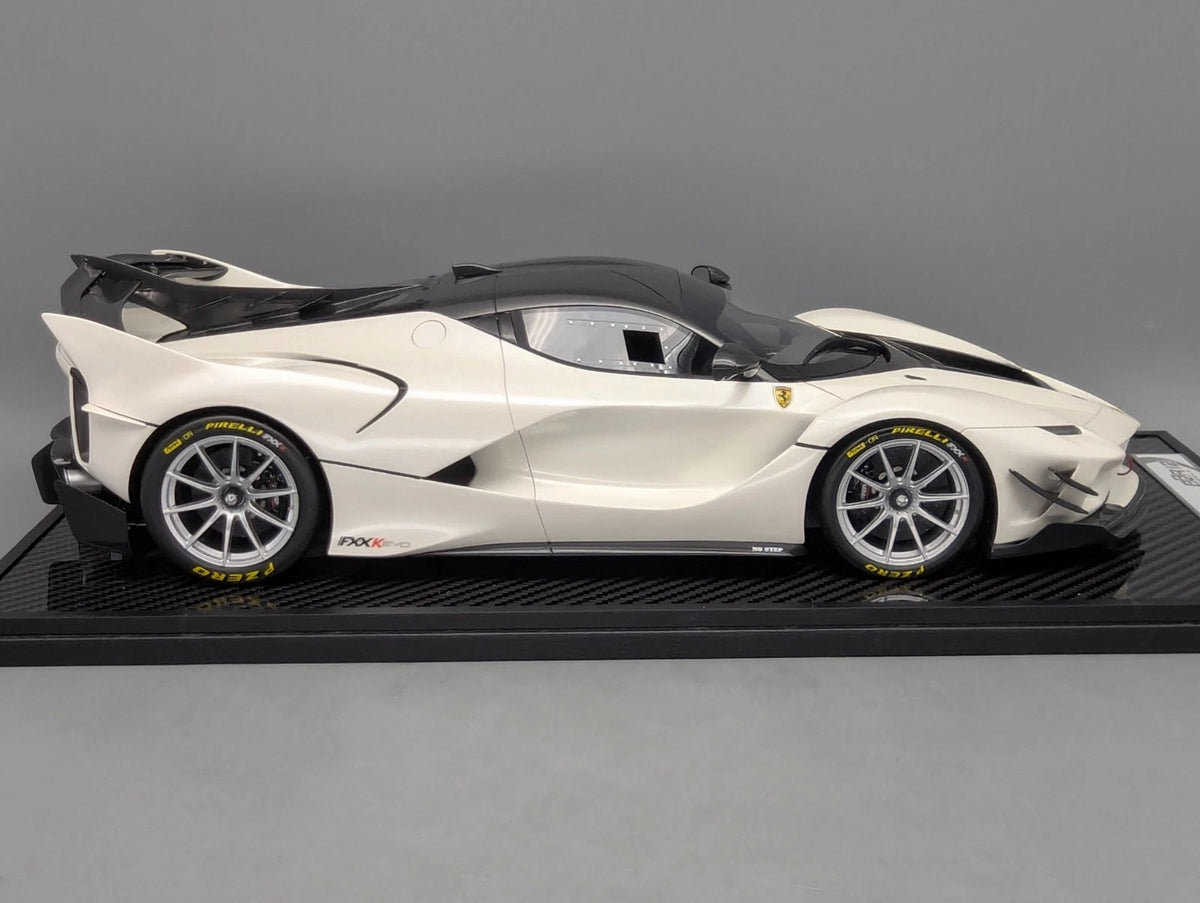 Modellautos 1:12 BBR Ferrari FXX-K EVO Met Italian White Ltd 01/01 Vitrine OVP
