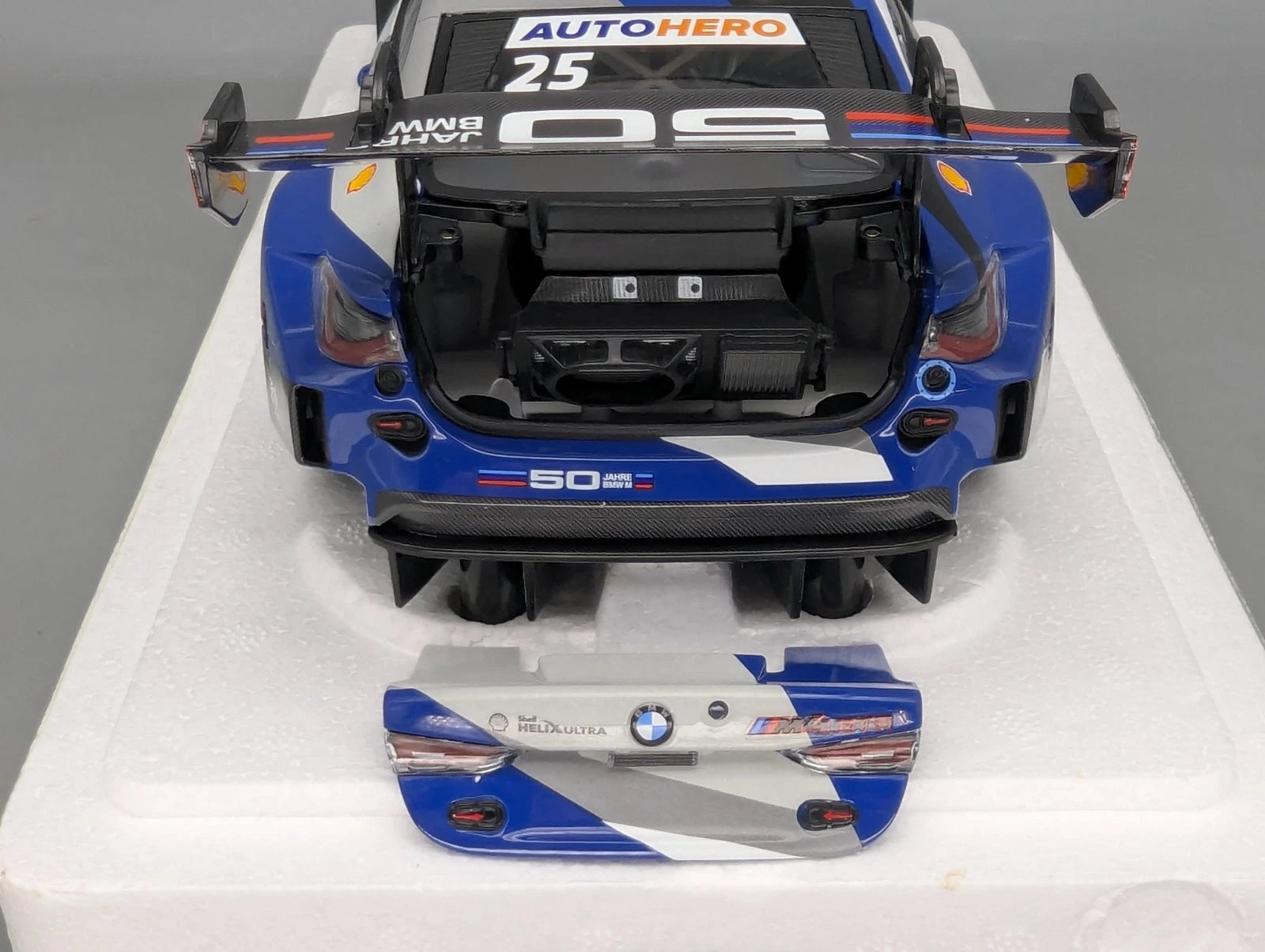 Modellautos 1:18 Minichamps BMW M4 GT3 DTM 2022 Schubert #25 Philipp Eng mit OVP
