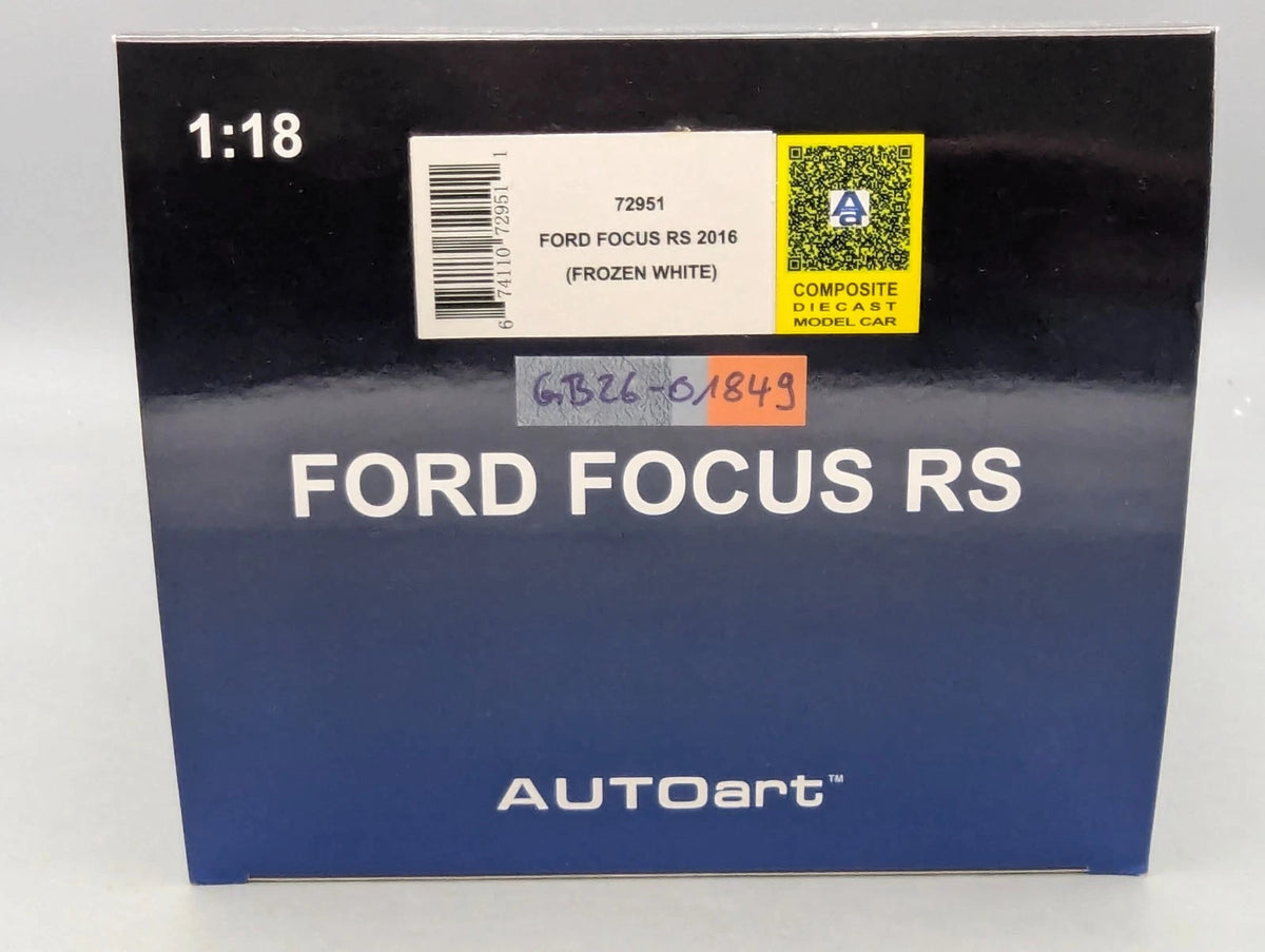 Modellautos 1:18 AUTOart 72951 Ford Focus RS 2016 Frozen White mit OVP