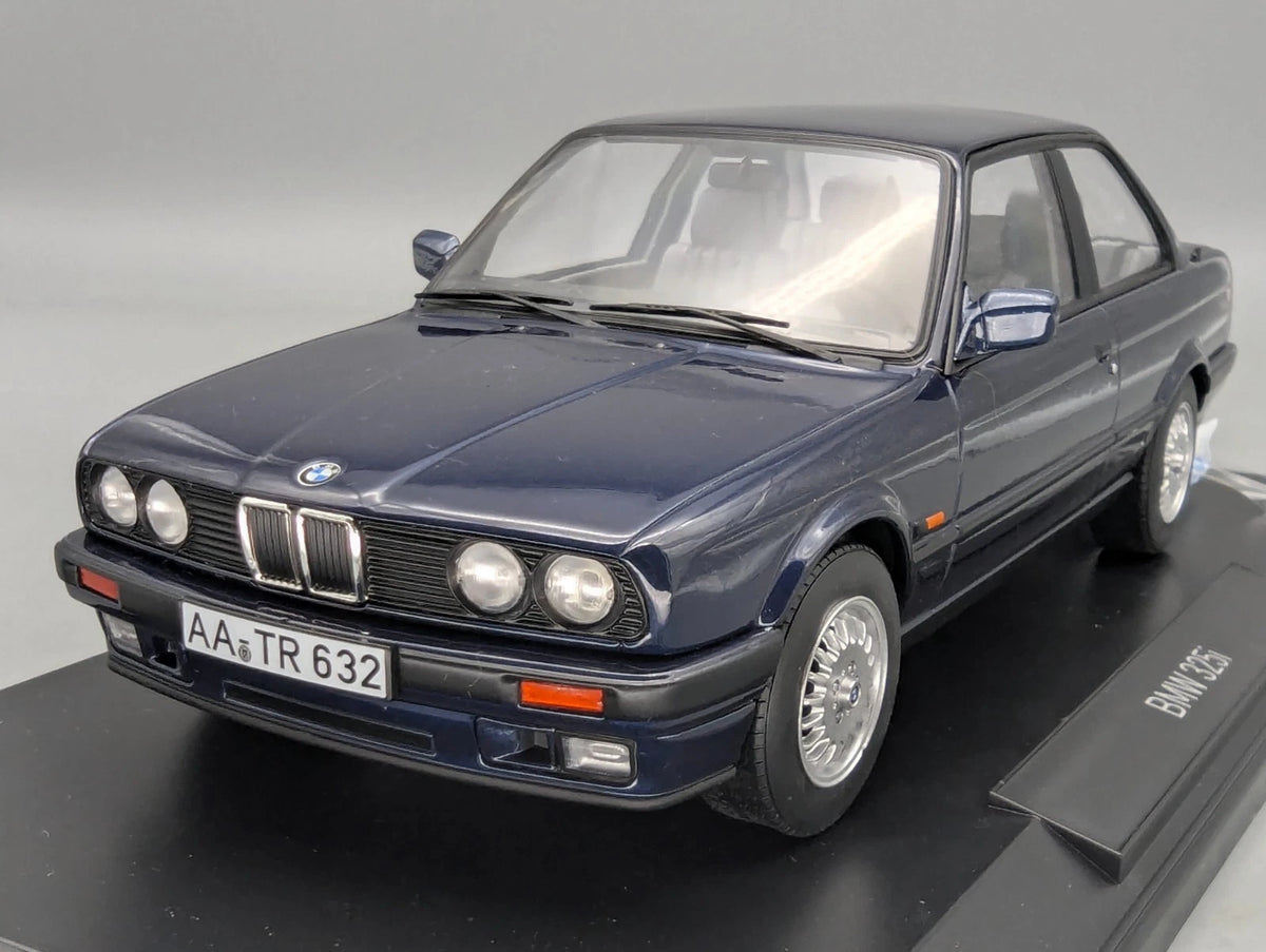 Modellautos 1:18 Norev BMW 325i 1988 Blue MetallicOVP