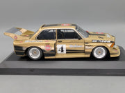 Modellautos 1:18 Minichamps BMW 320i Warsteiner DRM 1977 #4 J. Obermoser Vitrine