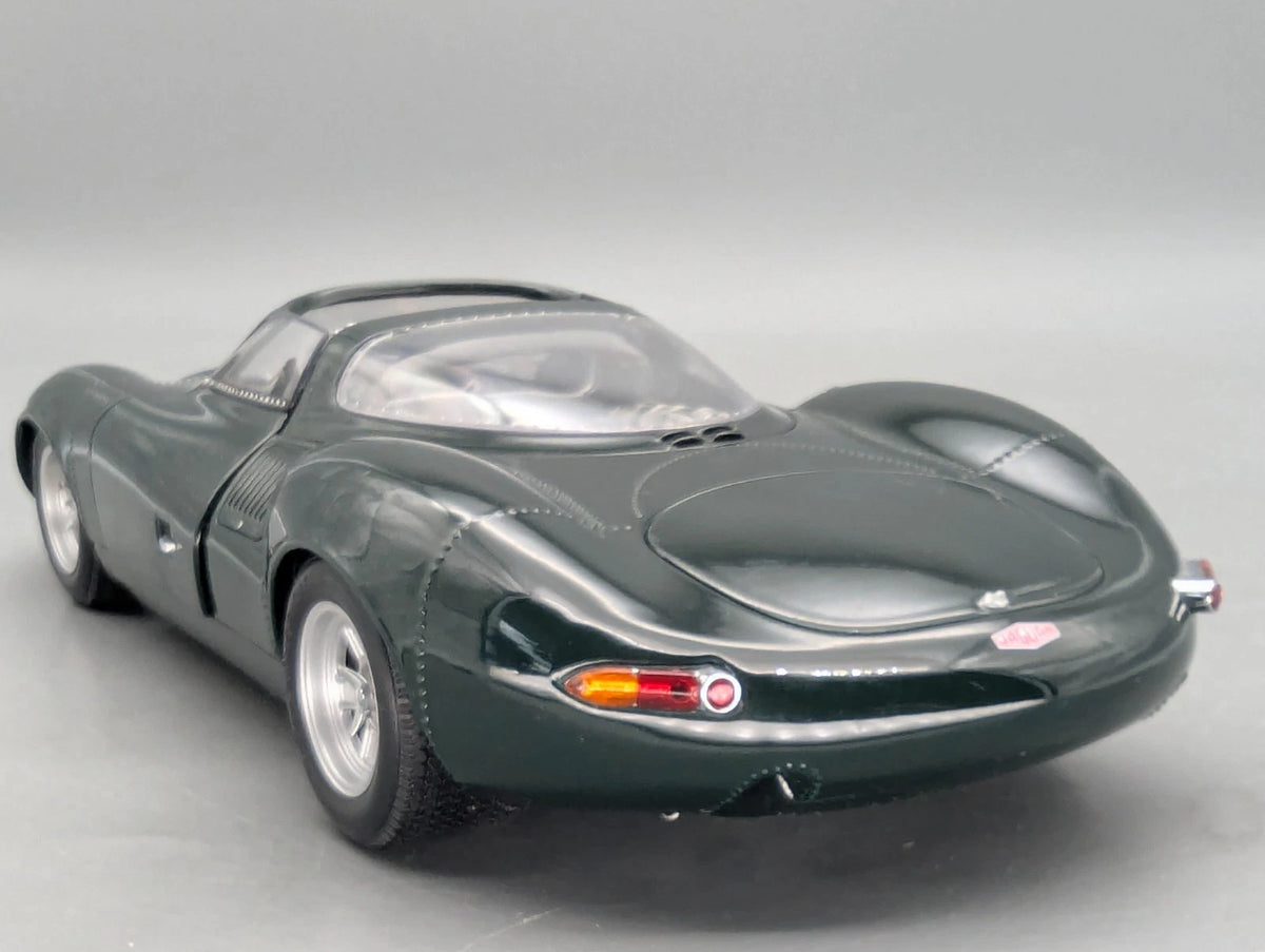Modellautos 1:18 AUTOart 73541 Jaguar XJ13 Grün mit OVP
