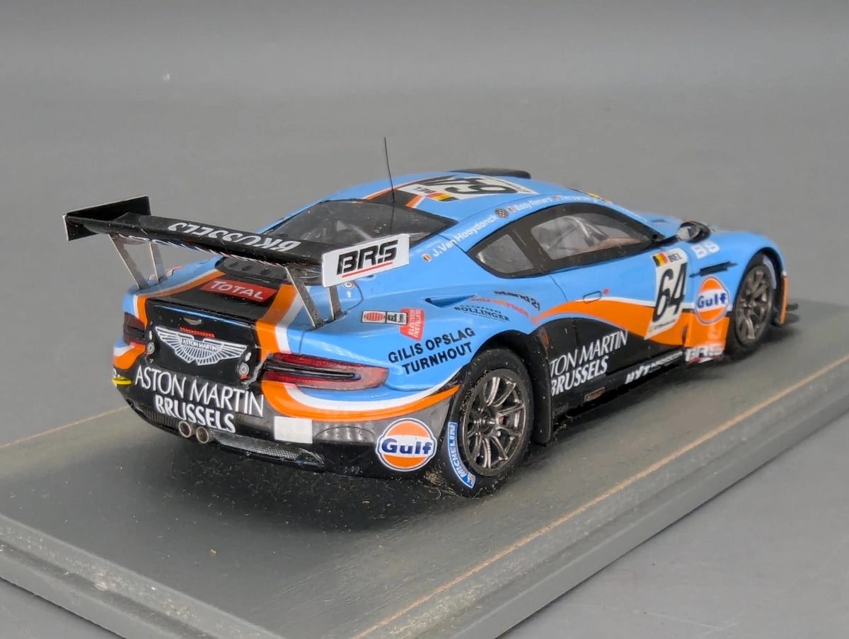Modellautos 1:43 Spark Aston Martin Vantage GT3 2013 #64 Vitrine