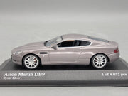 Modellautos 1:43 Minichamps Aston Martin DB9 2003 Oyster Silber mit OVP