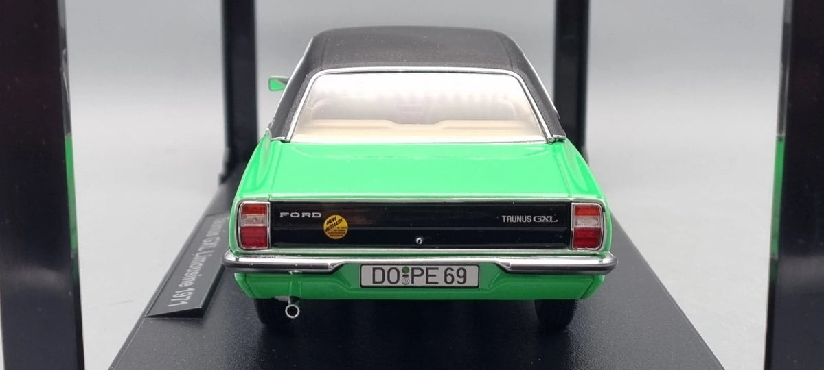 Modellautos 1:18 KK Scale Ford Taunus GXL Limousine 1971 grün OVP