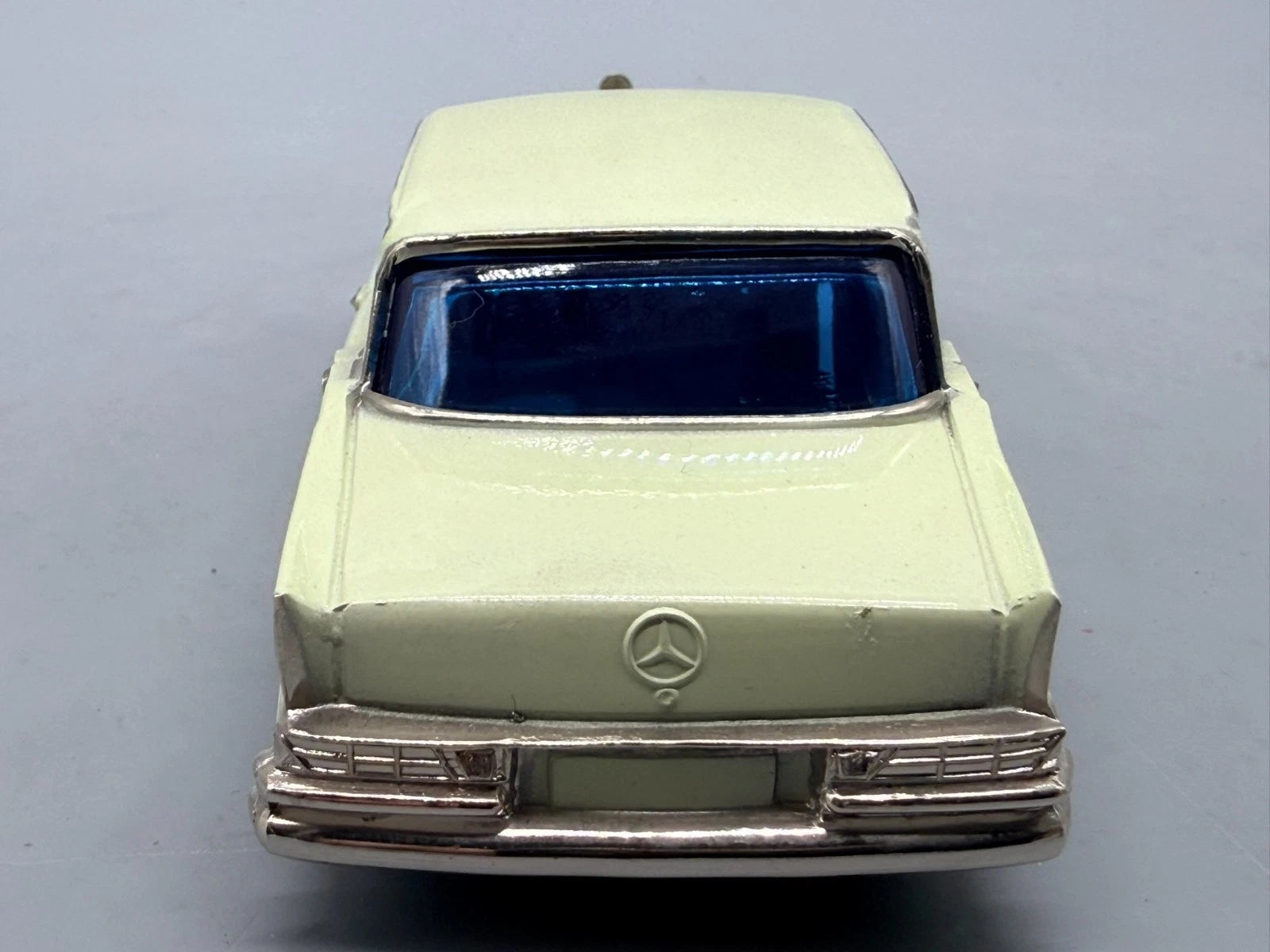 Modellautos 1:43 KK Sakura No A-2 Mercedes Benz W111 mit OVP