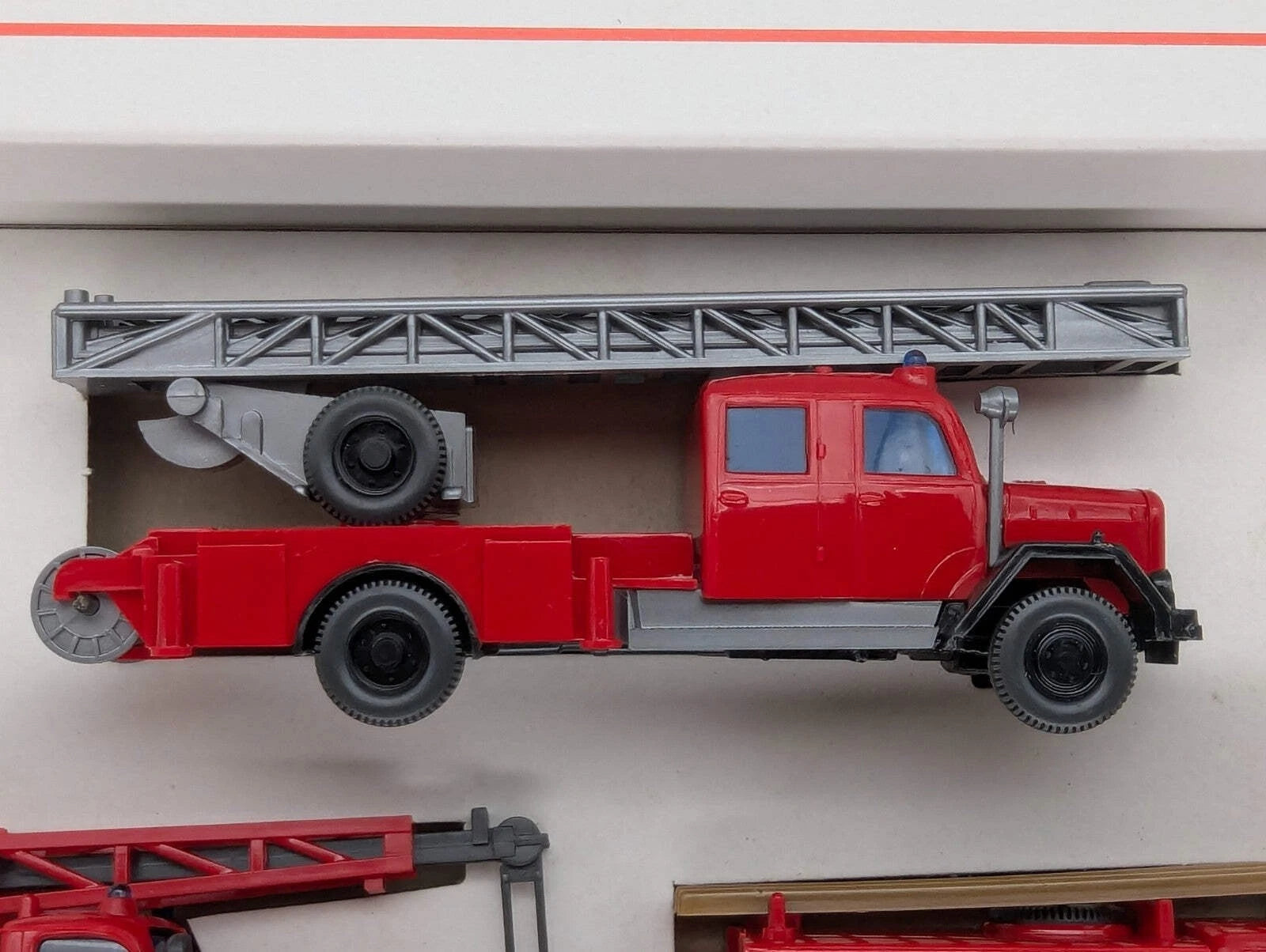 Modellautos HO 1:87 Wiking 2600 Feuerwehr Veteranen 3-tlg Set mit OVP