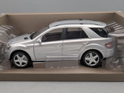 Modellautos 1:18 Minichamps Mercedes-Benz M-Klasse Iridium Silber mit Dealer OVP