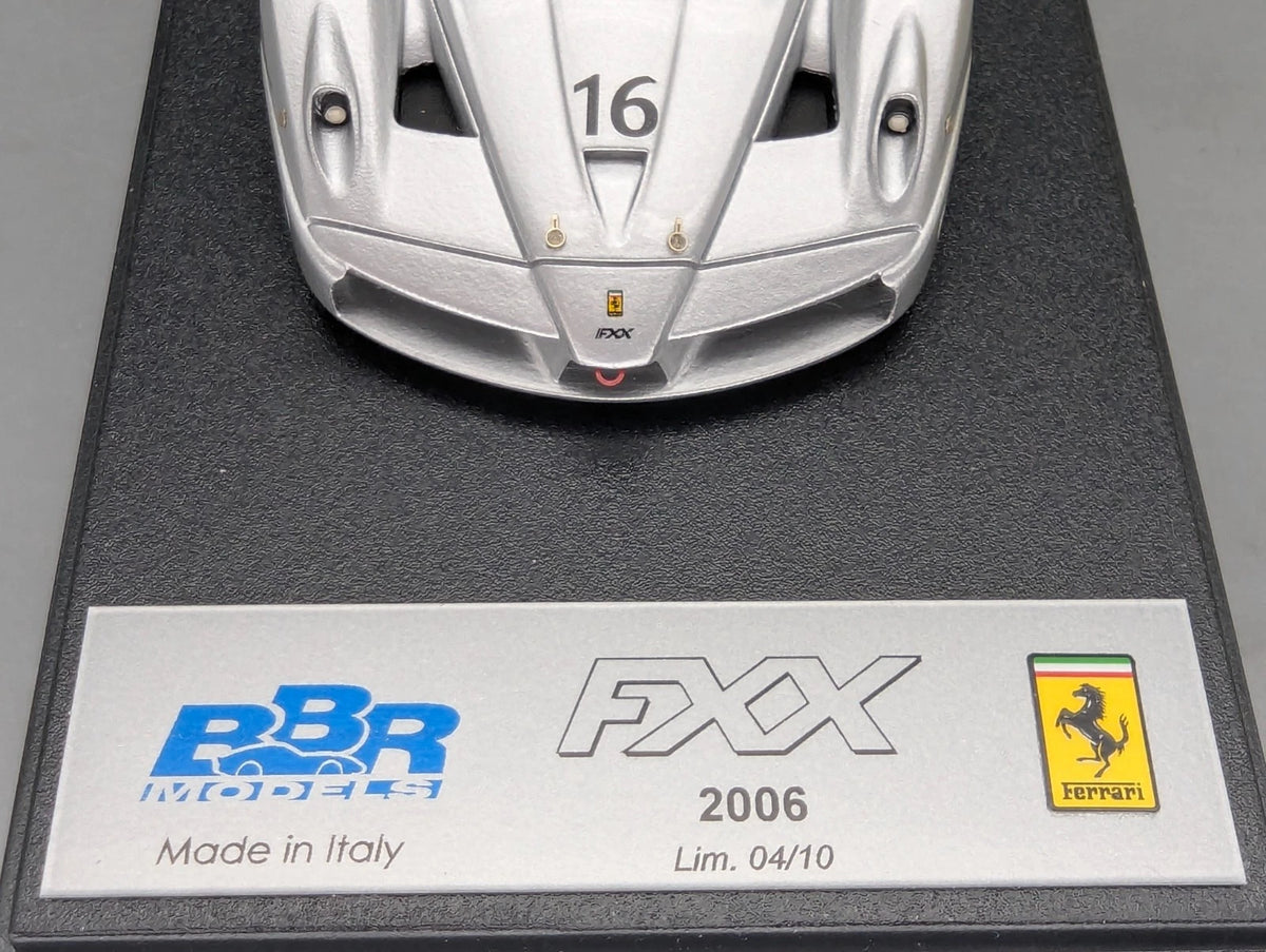 Modellautos 1:43 BBR Ferrari FXX  2006 Silber #16 Ltd 04/10 mit Vitrine und OVP