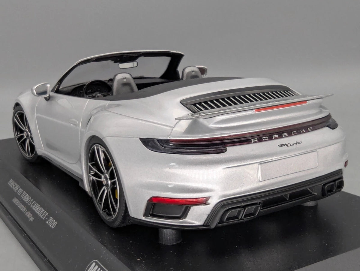 Modellautos 1:18 Minichamps Porsche 911 turbo S Cabriolet 2020 Silber mit OVP