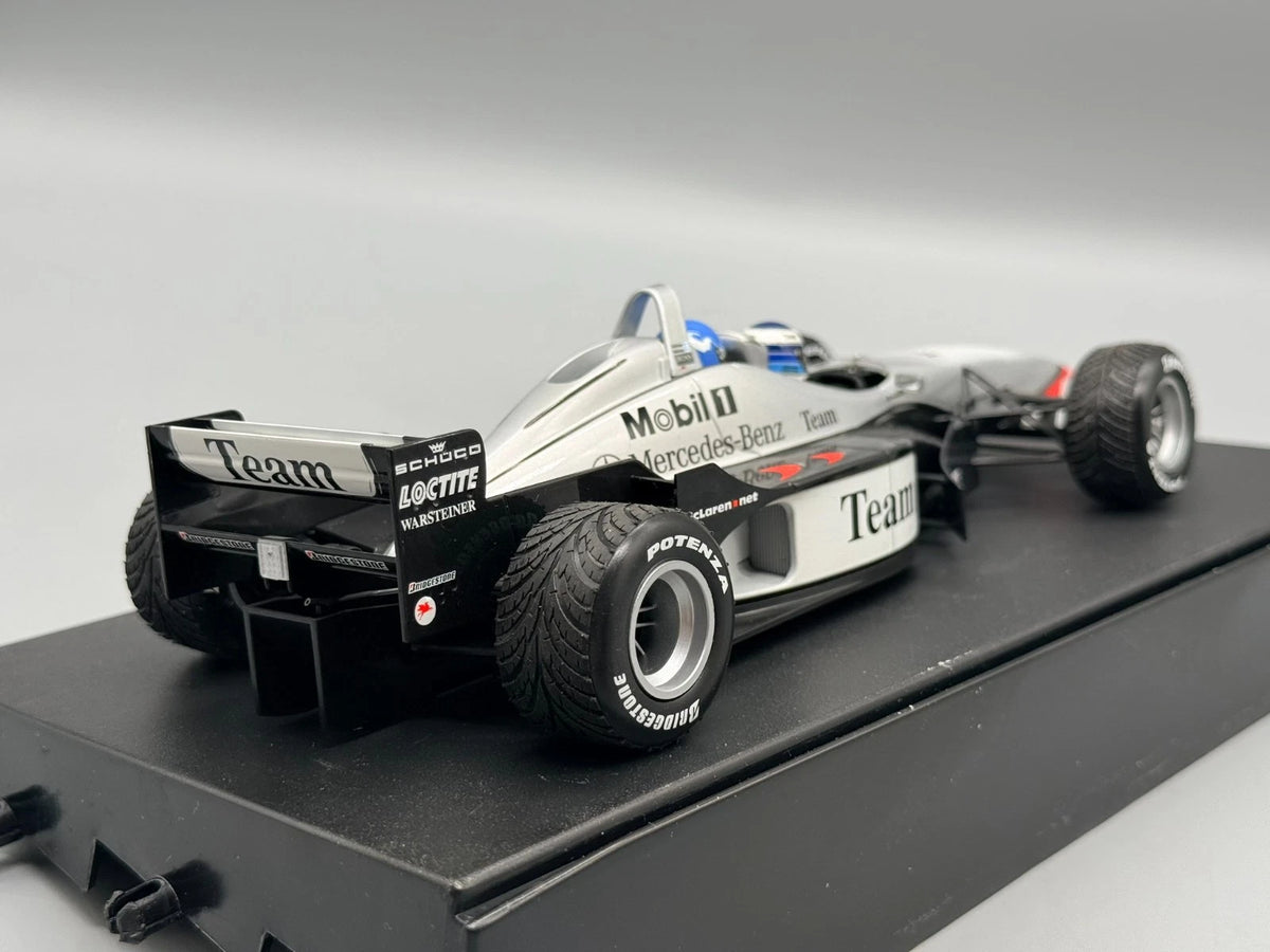Modellautos 1:18 Minichamps McLaren Mercedes MP-498T Lapland 2000 + OVP