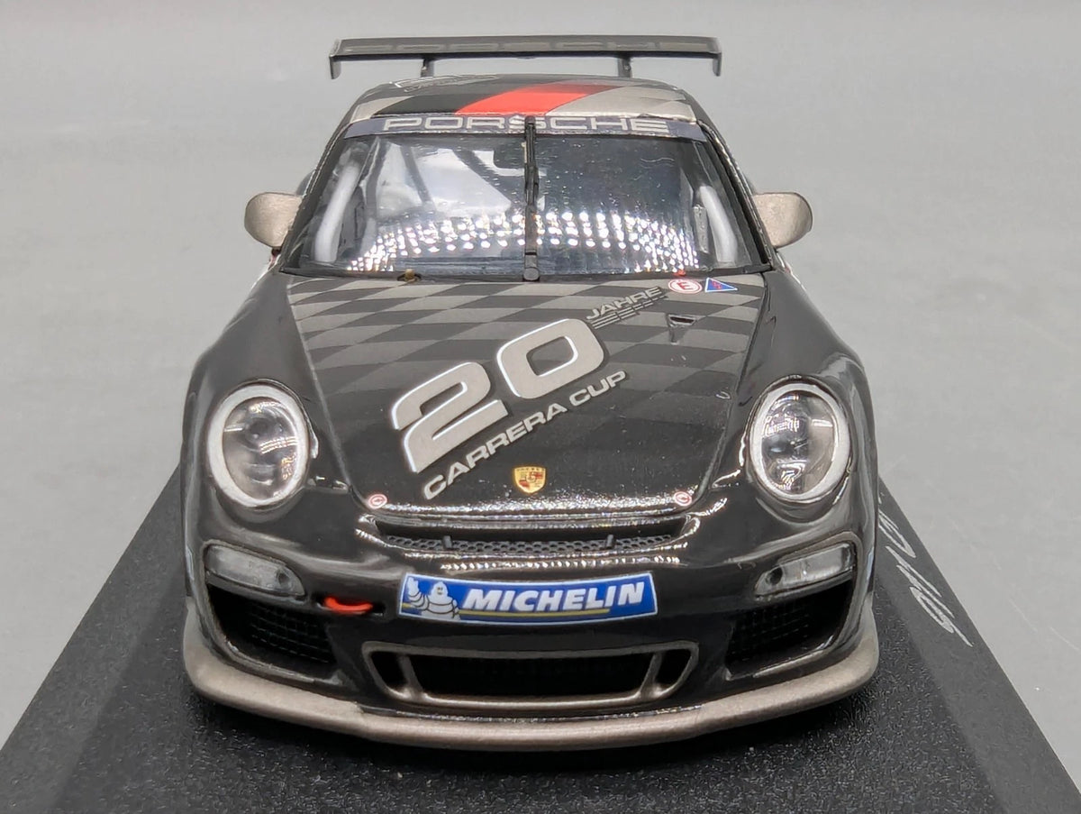 Modellautos 1:43 Minichamps Porsche 911 GT3 Cup 2010 Carrera Cup WAP Dealer OVP