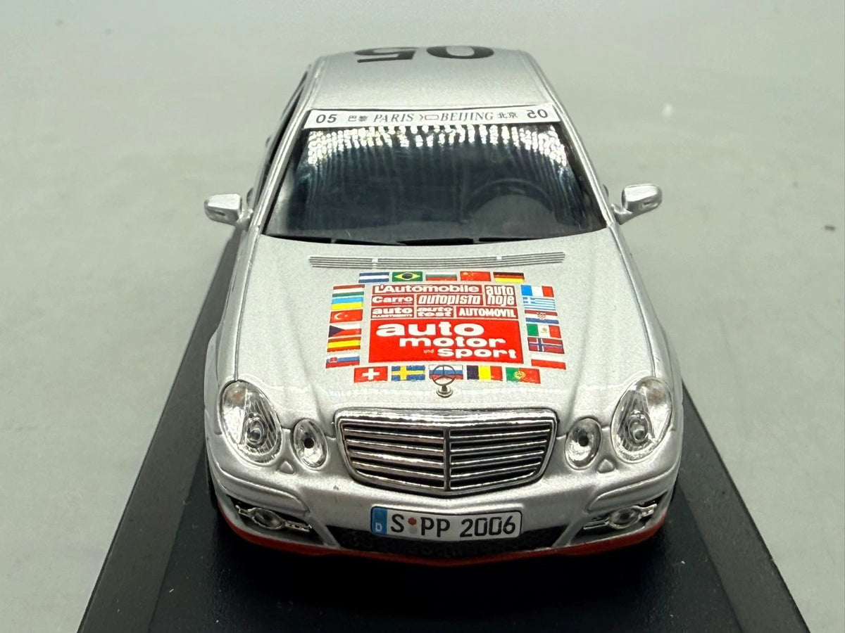 Modellautos 1:43 Minichamps Mercedes-Benz E-Klasse Rally Paris–Peking + Umkarton