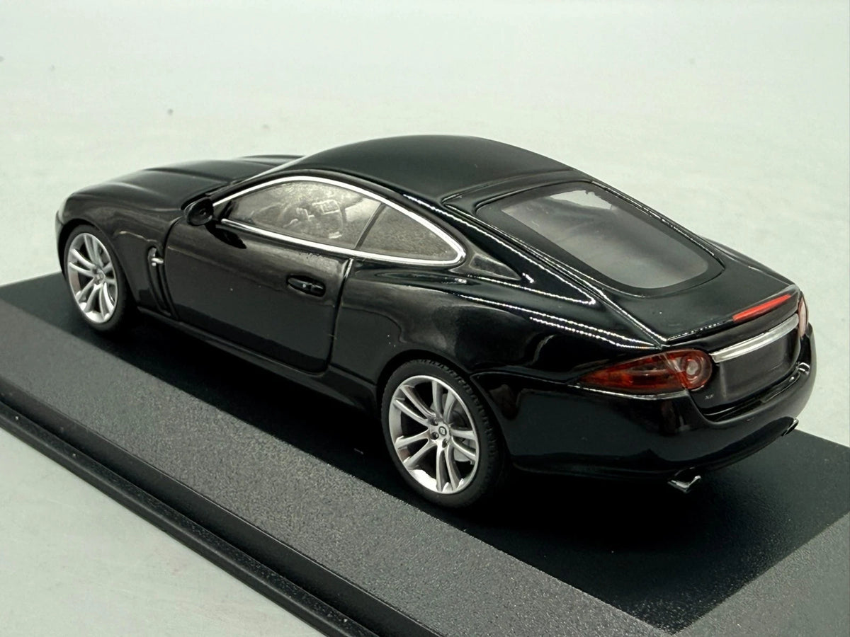 Modellautos 1:43 Minichamps Jaguar XK Coupe mit OVP