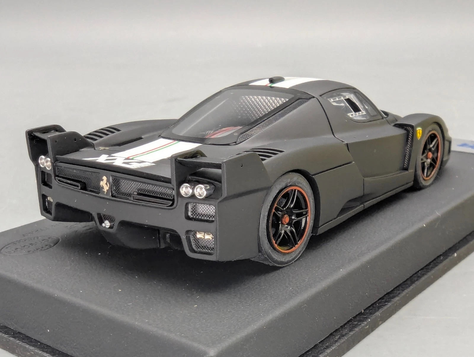 Modellautos 1:43 BBR Ferrari FXX  2006 Black Matt Ltd 19/20 mit Vitrine und OVP