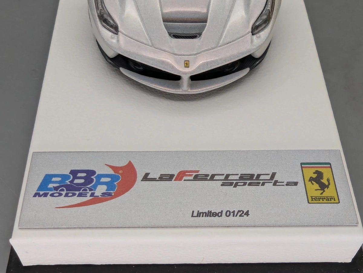 Modellautos 1:43 BBR Ferrari LaFerrari Aperta Weiß Ltd 01/24 mit Vitrine + OVP