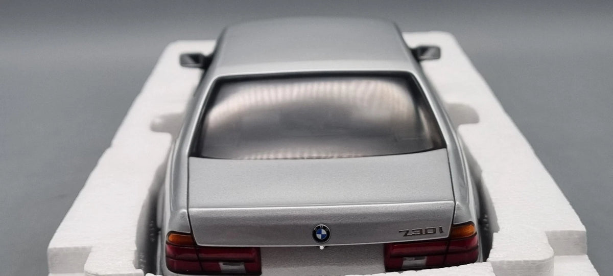 Modellautos 1:18 Minichamps 100 023000 BMW 730i 1987 silver OVP
