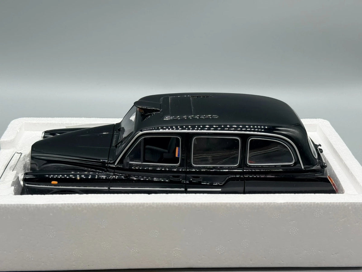 Modellautos 1:18 Minichamps London Taxi 1989 mit OVP