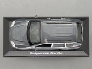 Modellautos 1:43 Minichamps Porsche Cayenne Turbo Grau Metallic WAP Dealer OVP