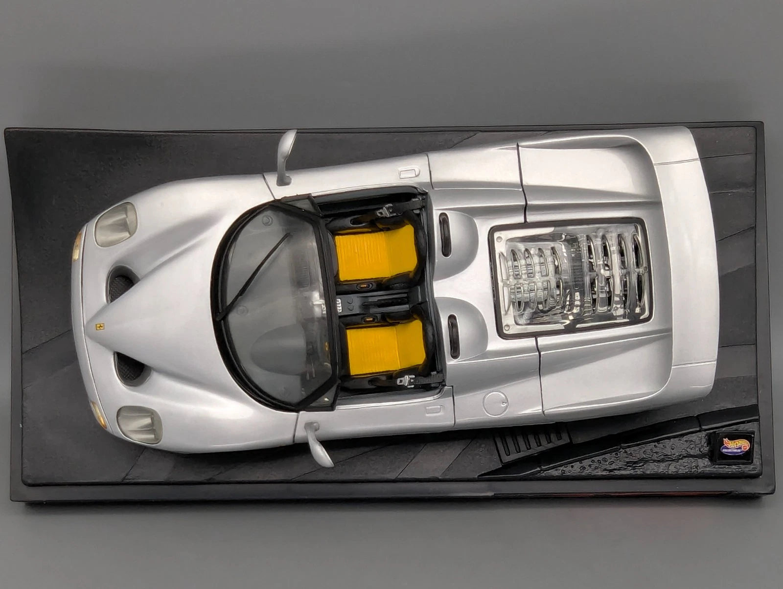 Modellautos 1:18 Hot Wheels Ferrari F50 Spider Silber mit OVP