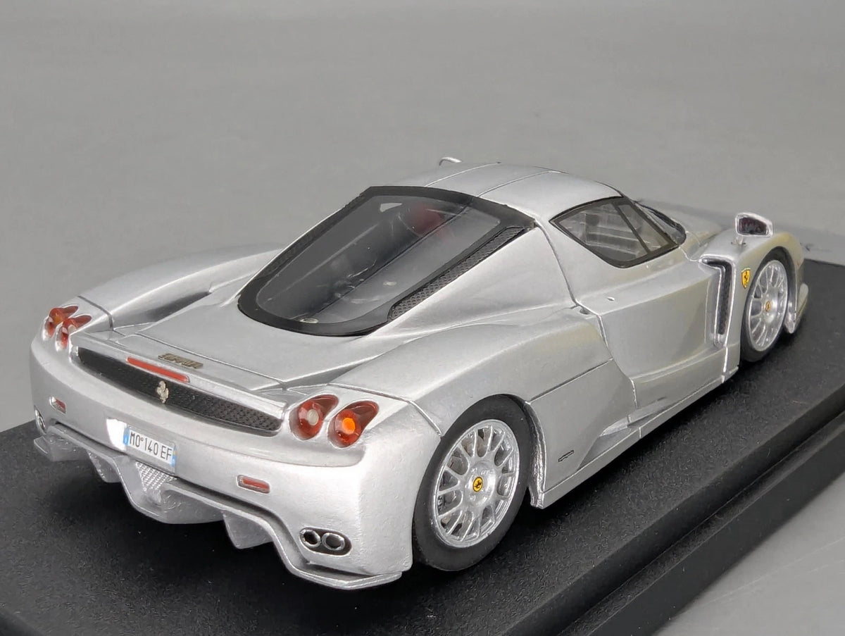 Modellautos 1:43 BBR Ferrari Enzo 2002 mit Vitrine und OVP