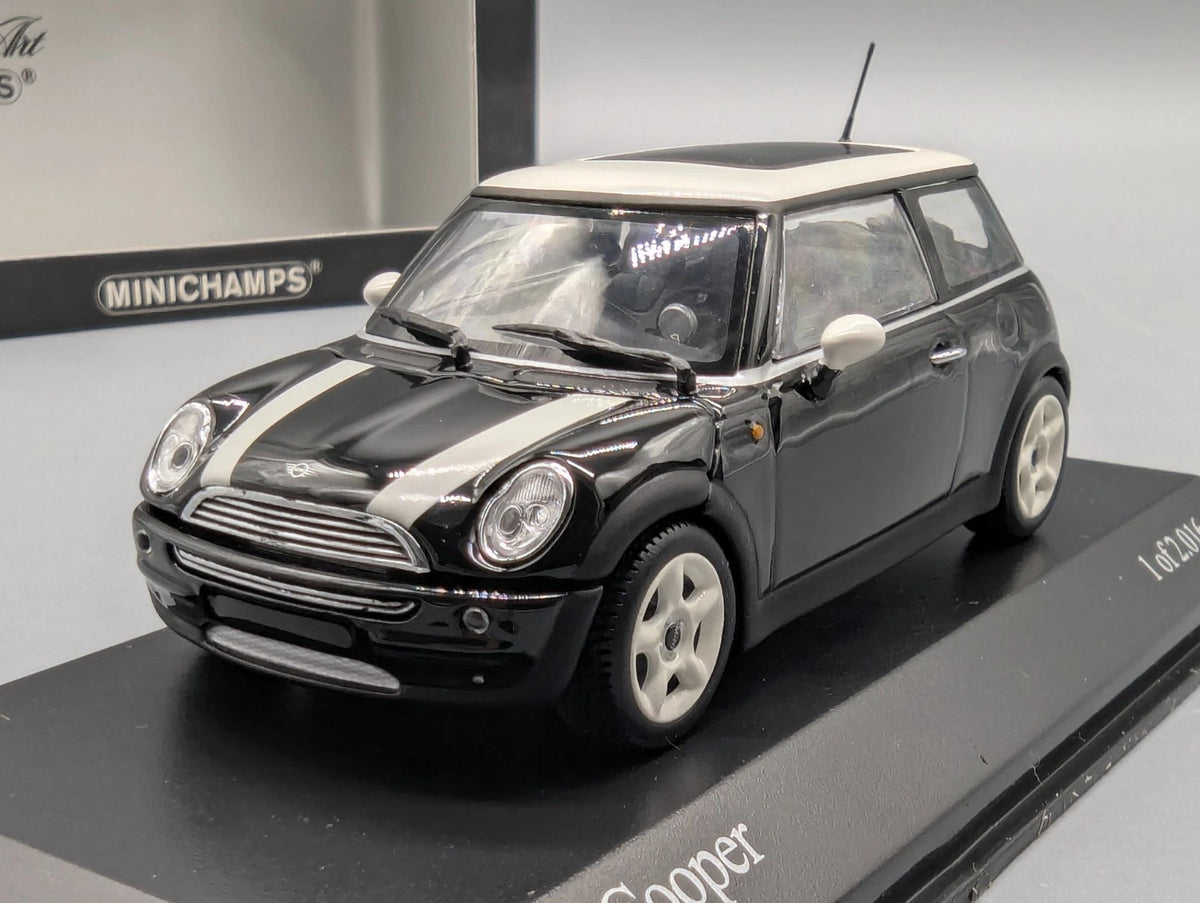 Modellautos 1:43 Minichamps Mini Cooper 2001 Black mit Haube zum Öffnen mit OVP