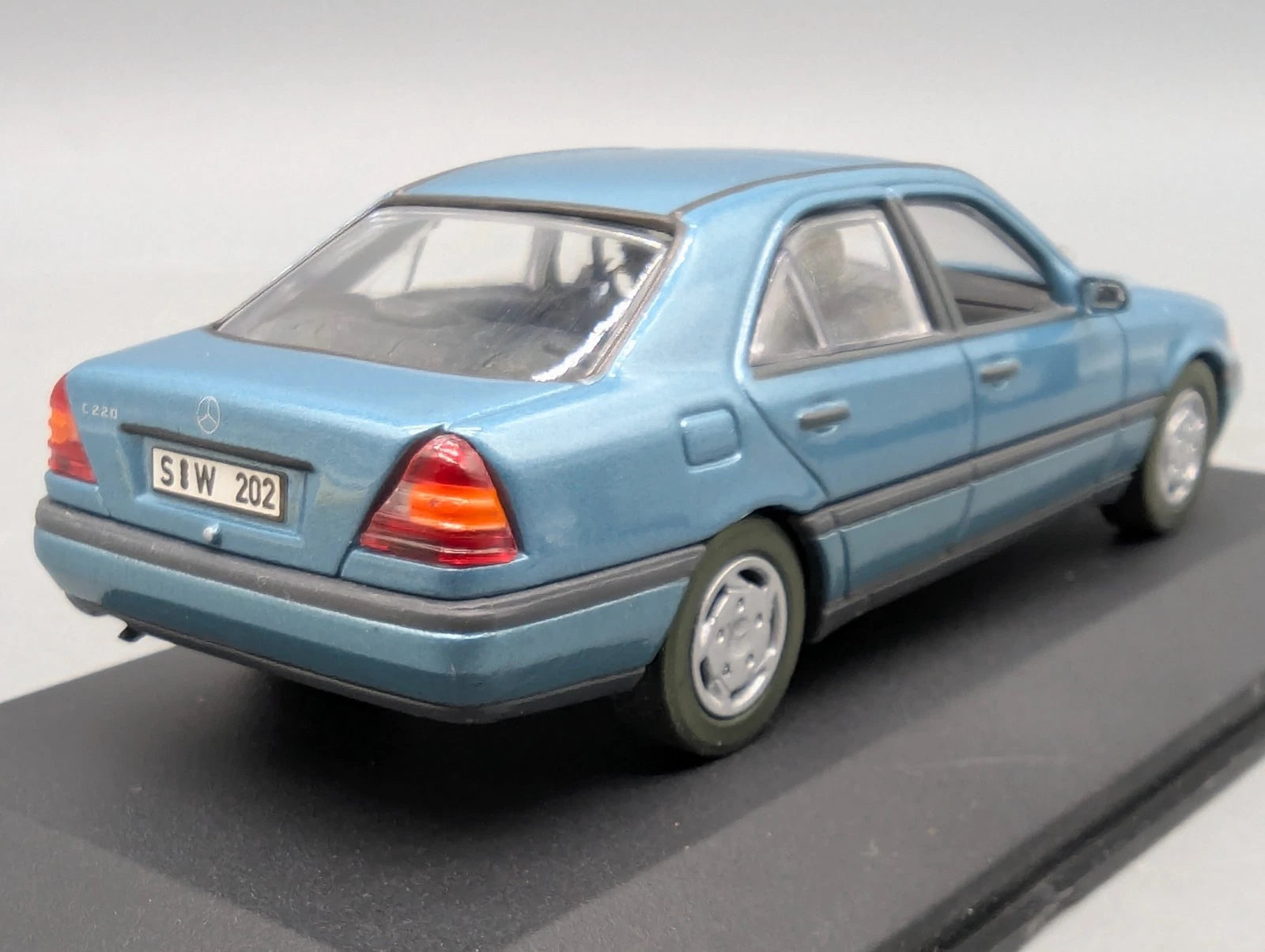 Modellautos 1:43 Minichamps Mercedes Benz C 220 mit OVP