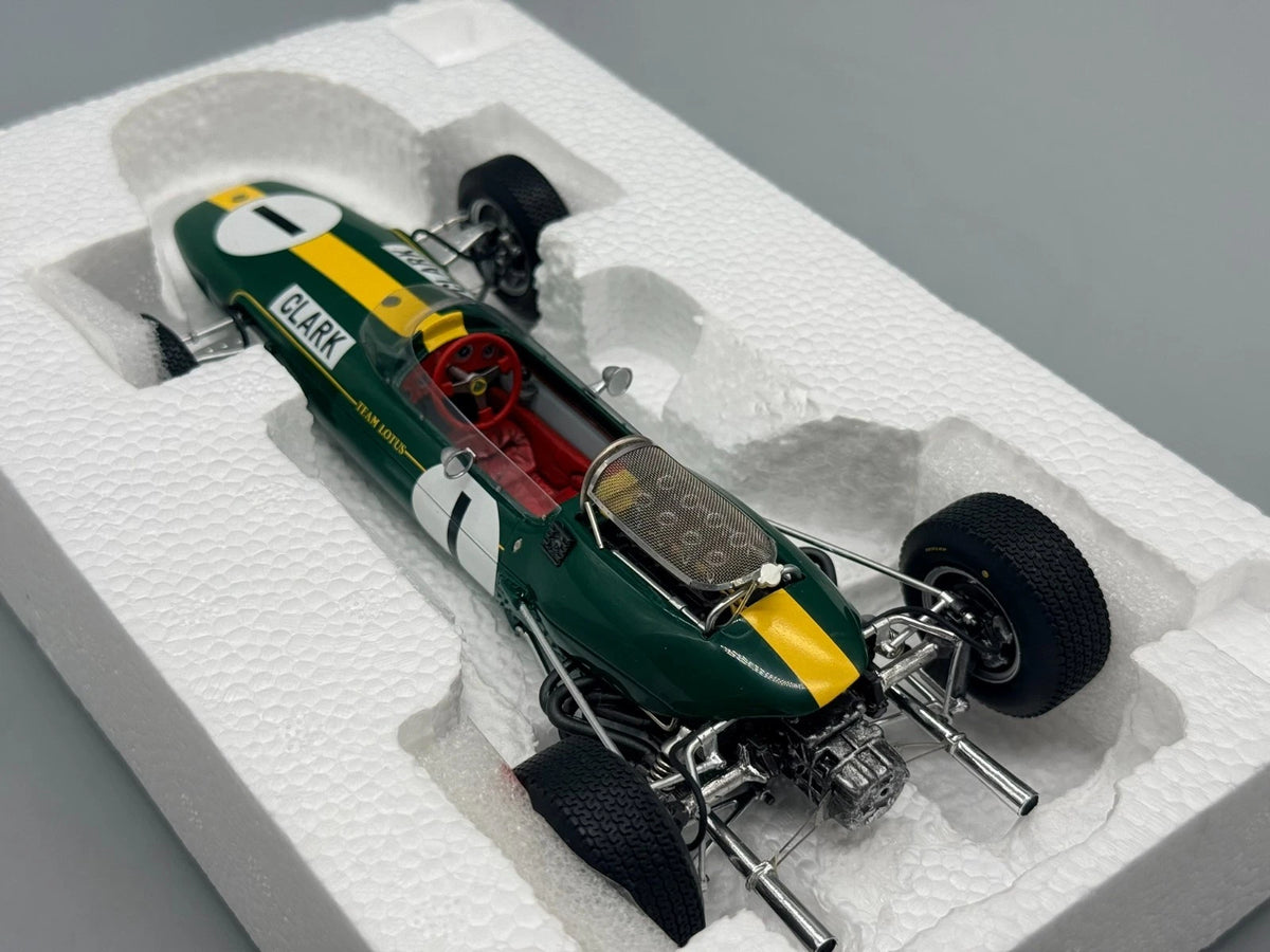 Modellautos 1:18 Spark Lotus 33, #1 Winner German GP 1965 OVP