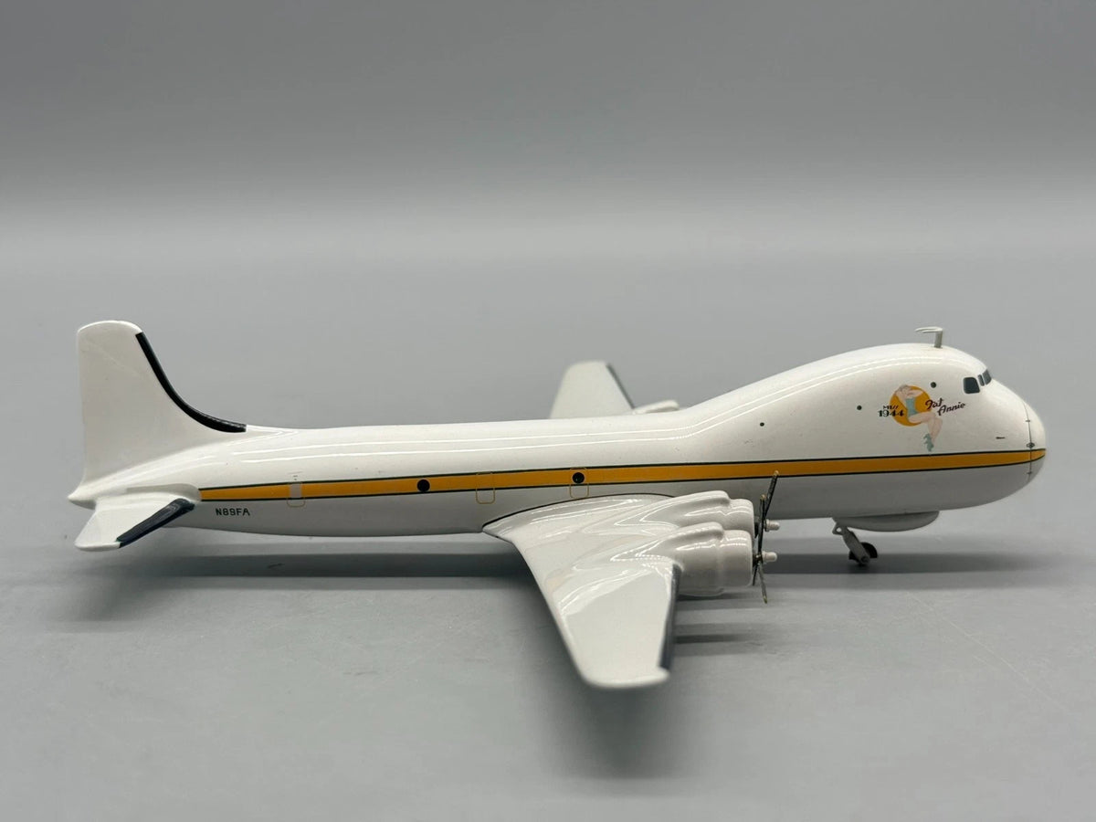 Modellflugzeug 1:200 Phoenix Models Aviation Traders ATL-98 Carvair mit OVP